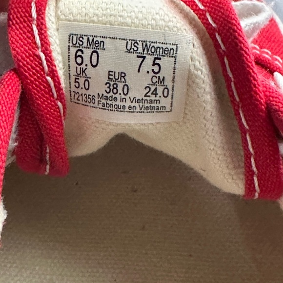 Vans Red Canvas Sneakers pre owned - Picture 4 of 7